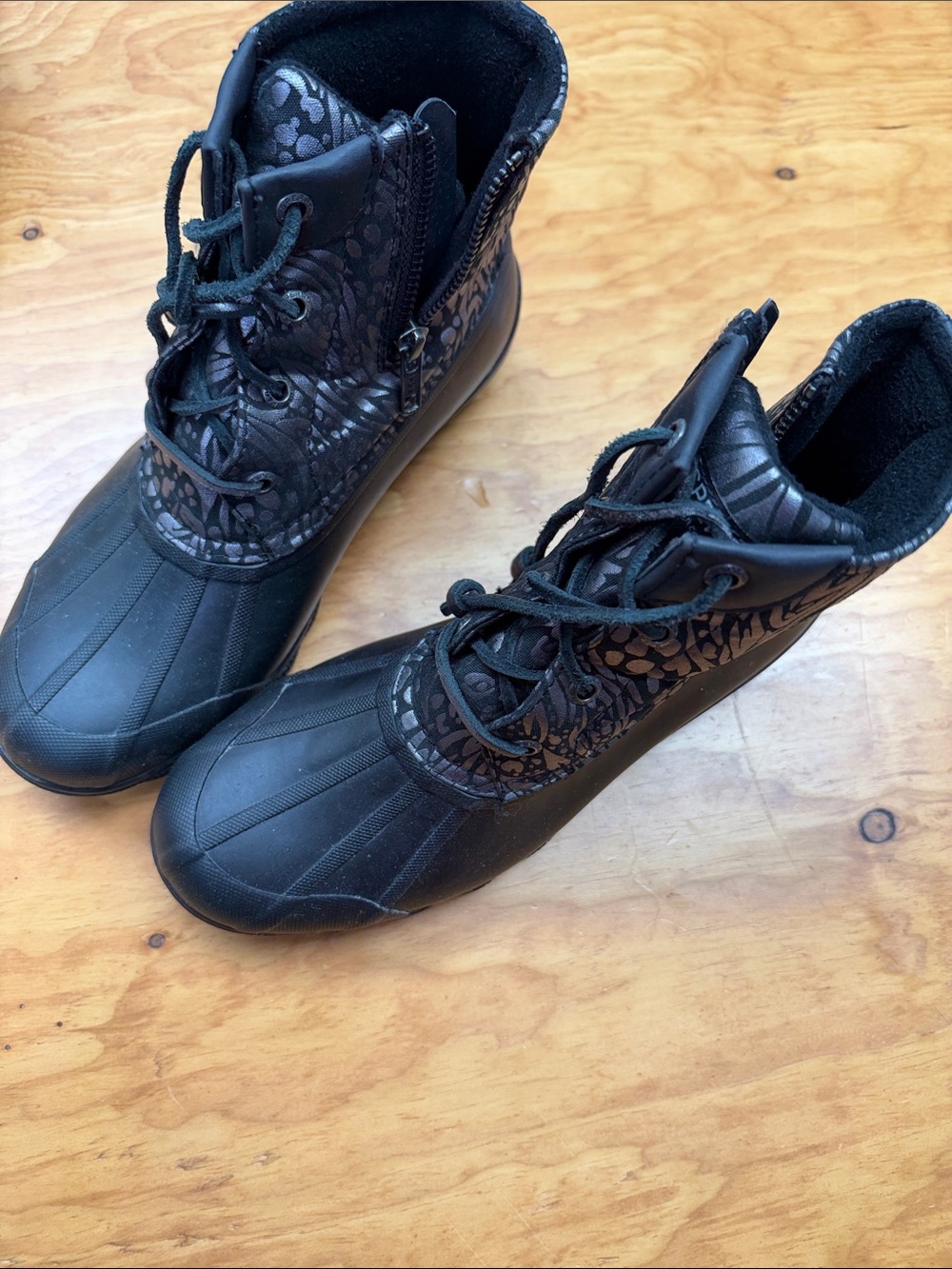 Sperry boots size 7